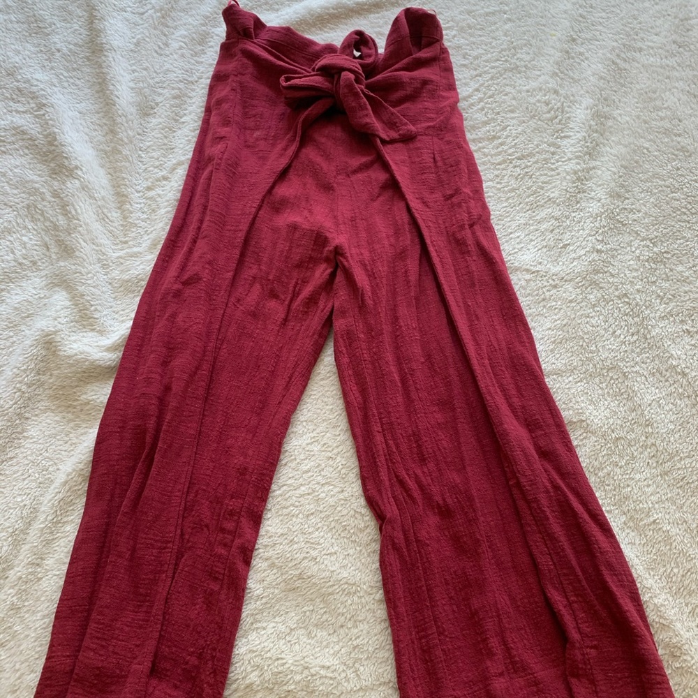 Wide leg pants.